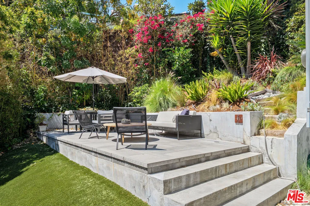 2465 N Gower Street, Los Angeles, California 90068 home-pic-29